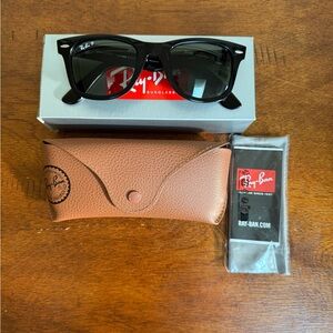 Ray-Ban Black Wayfarer Sunglasses New
